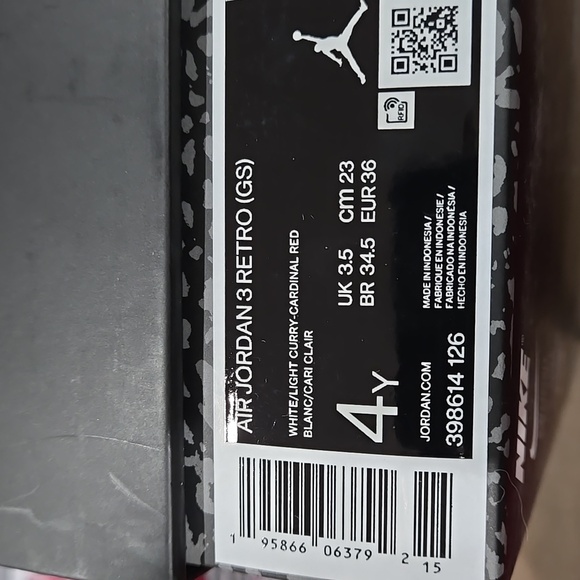 NEW Nike Youth sz 4 Air Jordan 3 Retro White Cardinal Red - Picture 8 of 8